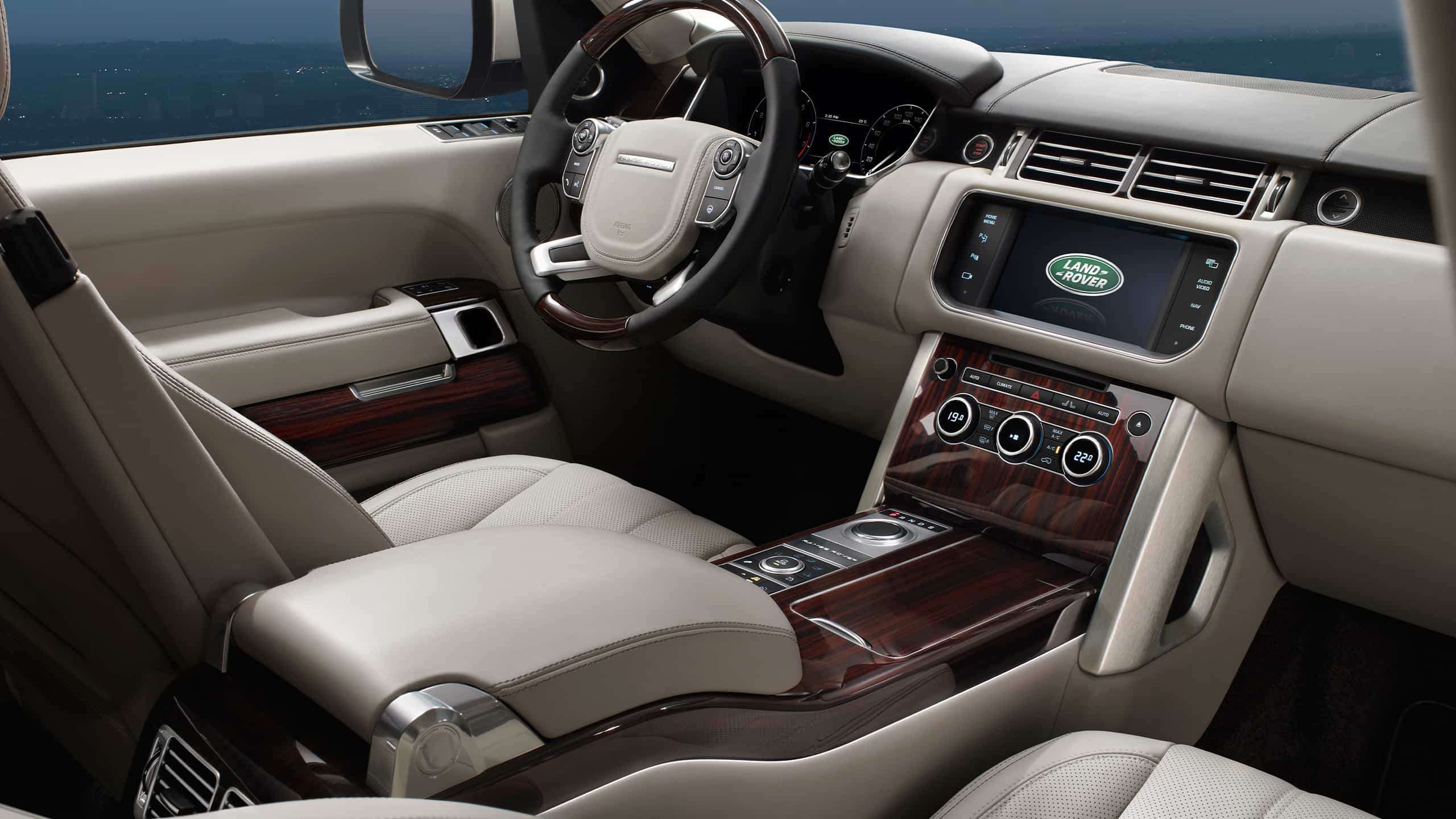 Infotainment System Features of the modern luxury car