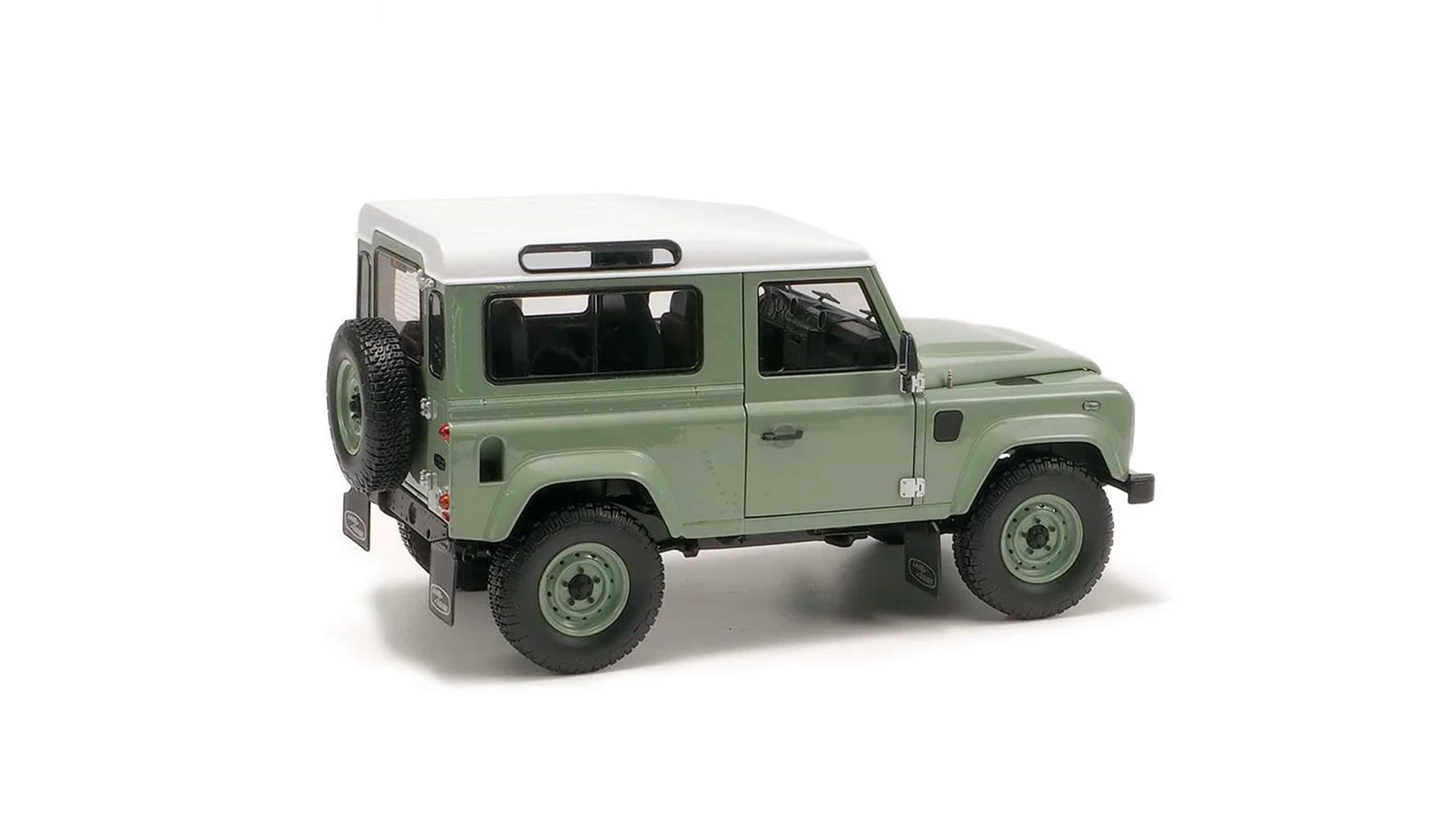 Defender 90 Heritage Edition 1:18 Scale Model