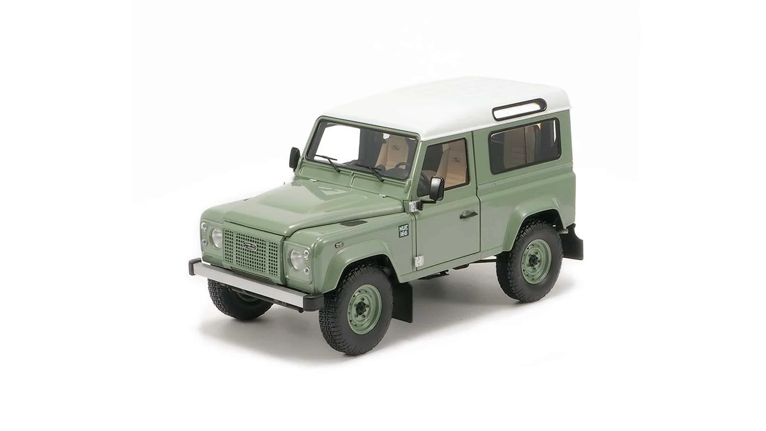 Defender 90 Heritage Edition 1:18 Scale Model