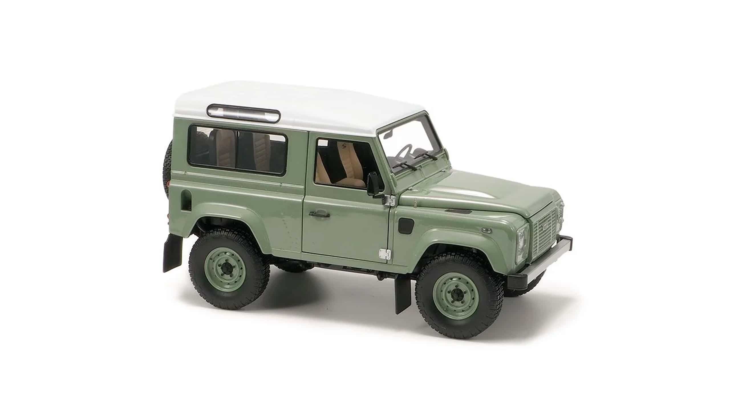 Defender 90 Heritage Edition 1:18 Scale Model