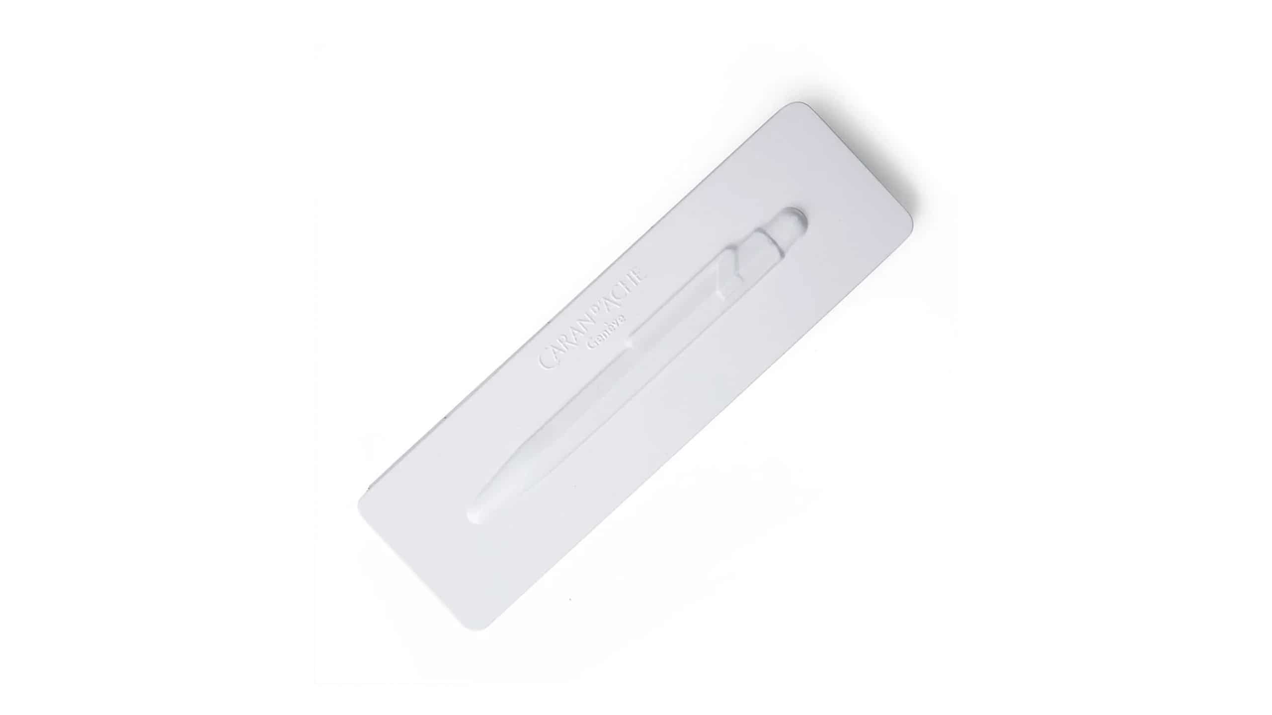 Embodying the true spirit of Land Rover this pen is made from aluminium which is both durable and lightweight and has ultra-comfortable proportions.