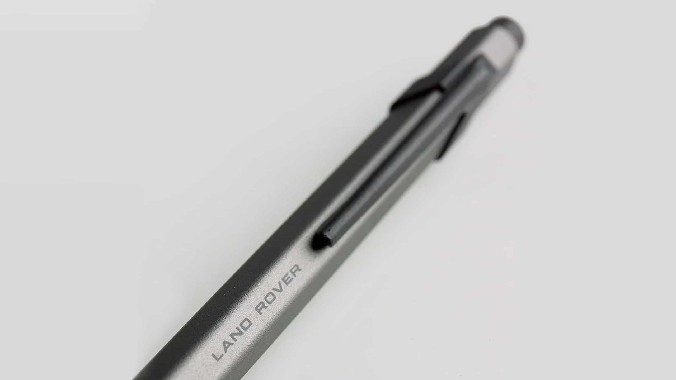 Embodying the true spirit of Land Rover this pen is made from aluminium which is both durable and lightweight and has ultra-comfortable proportions.