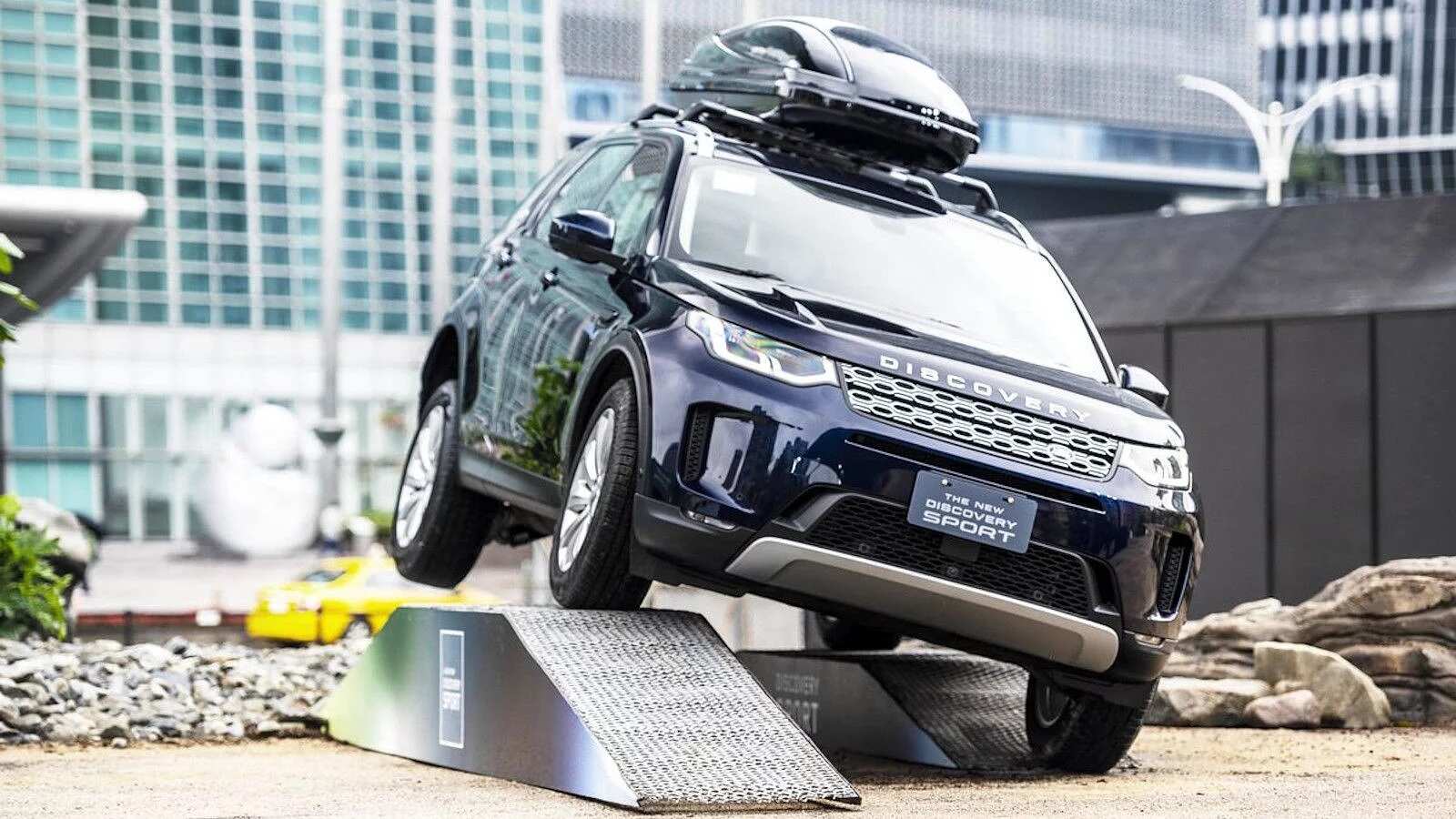 New Discovery Sport