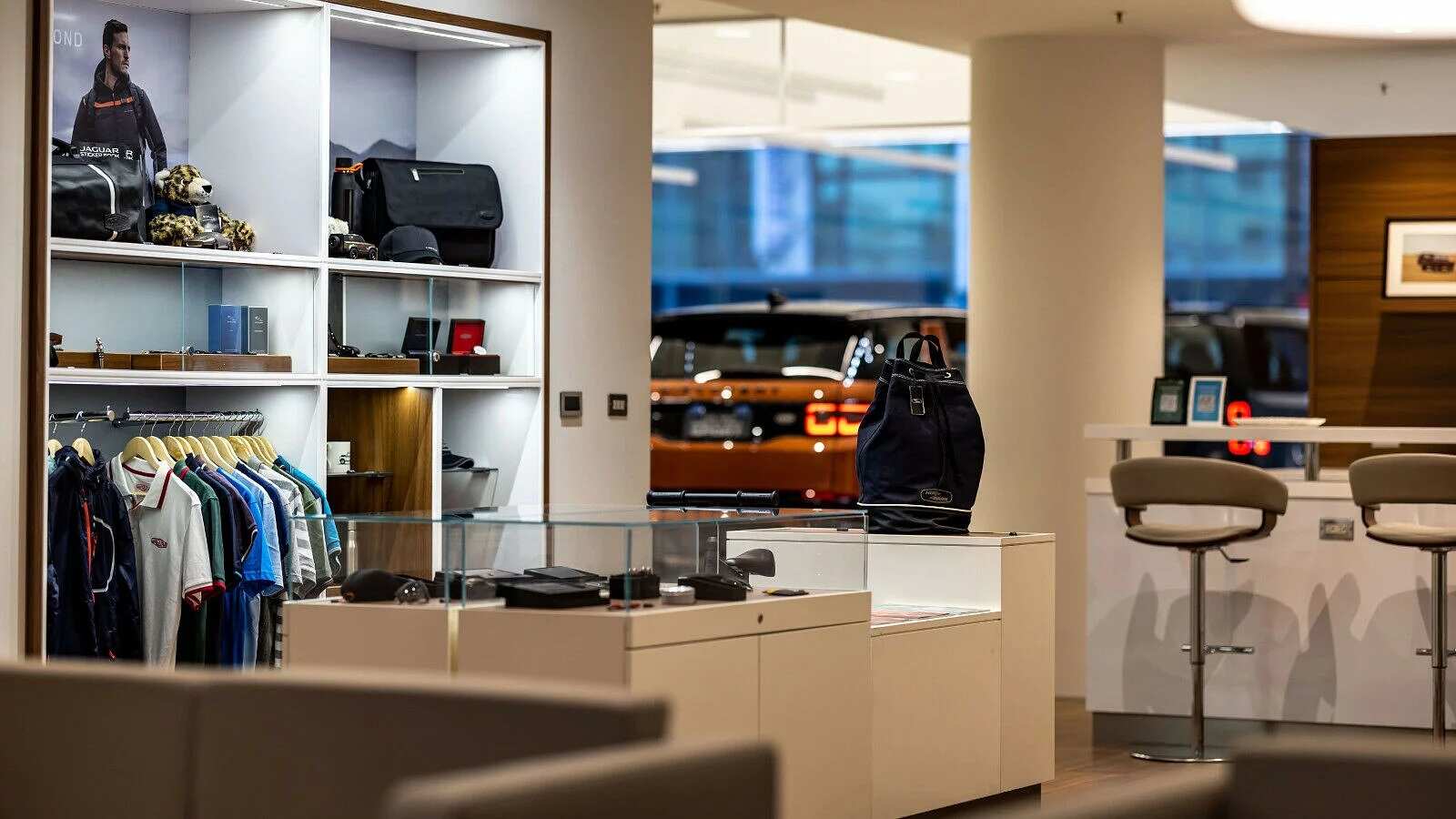 Jaguar Land Rover Officially Opened Its Largest Flagship Base In The Asia-pacific Region, And The Flagship Exhibition And Service Center In Tainan, Taitai, Built A New Benchmark For Service Standards In Southern Taiwan